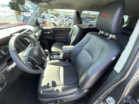 Used 2021 Toyota 4Runner Venture AWD/4WD image 13