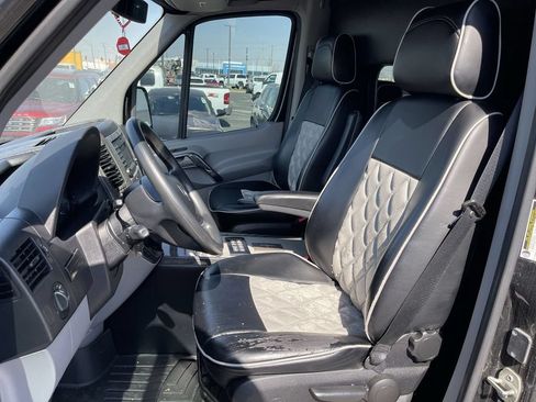 Used 2016 Mercedes-Benz Sprinter 3500 image 7