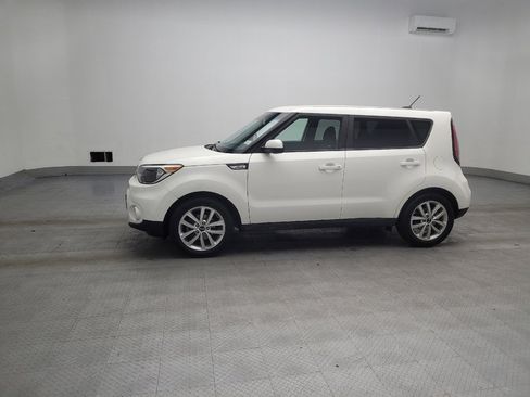 Used 2019 Kia Soul + image 2