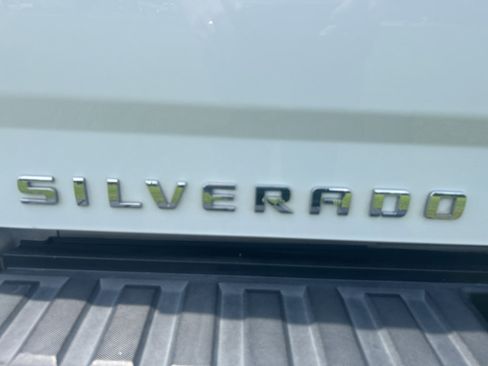 Used 2018 Chevrolet Silverado 1500 Custom w/ Custom Value Package RWD image 6