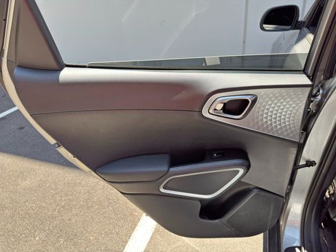 Used 2022 Kia Soul LX w/ Technology Package FWD image 34