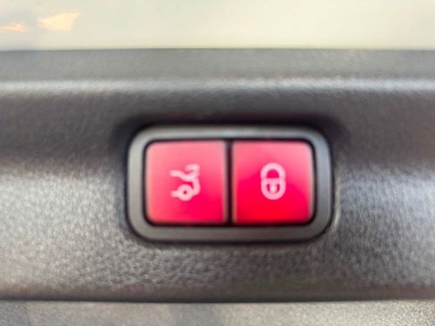 Used 2023 Mercedes-Benz EQE 500 4MATIC Sedan image 39