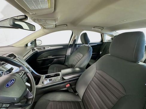 Used 2020 Ford Fusion SE FWD image 20