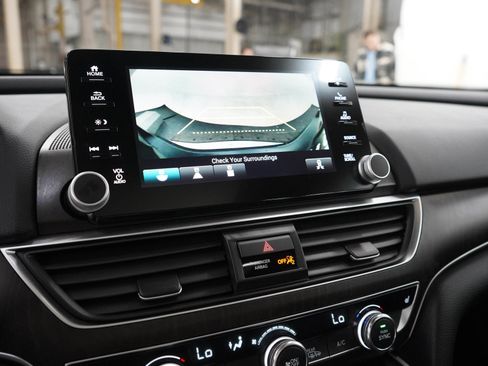 Used 2018 Honda Accord EX-L image 23