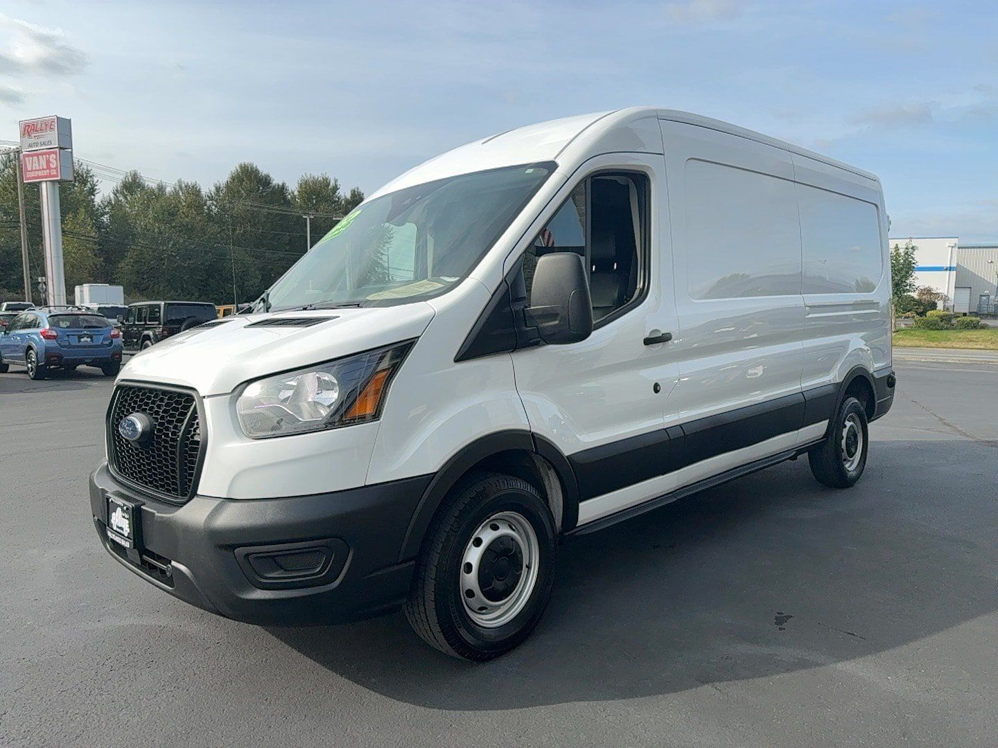 Used 2024 Ford Transit 250 148 Medium Roof w/ Load Area Protection Package RWD image 1