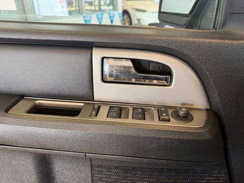 Used 2016 Ford Expedition XLT image 19