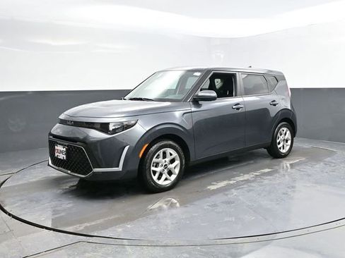 Used 2024 Kia Soul LX w/ LX Technology Package image 5