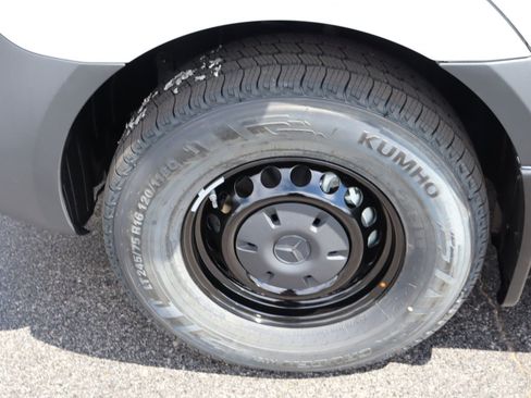 New 2025 Mercedes-Benz Sprinter 2500 image 12