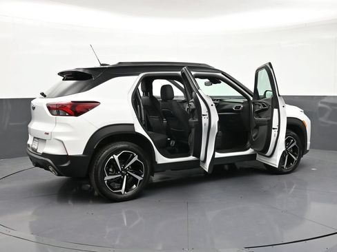 Certified 2023 Chevrolet TrailBlazer RS w/ Convenience Package AWD/4WD image 32