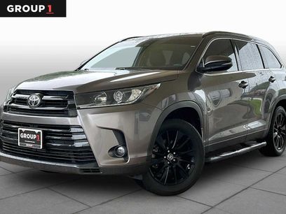 Used 2019 Toyota Highlander SE