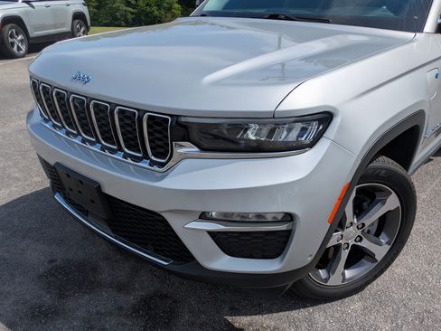 Used 2023 Jeep Grand Cherokee 4WD 4xe w/ Luxury Tech Group II image 13
