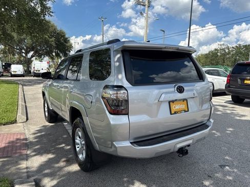 Used 2022 Toyota 4Runner SR5 image 5