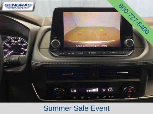 Used 2023 Nissan Rogue SV AWD/4WD image 19