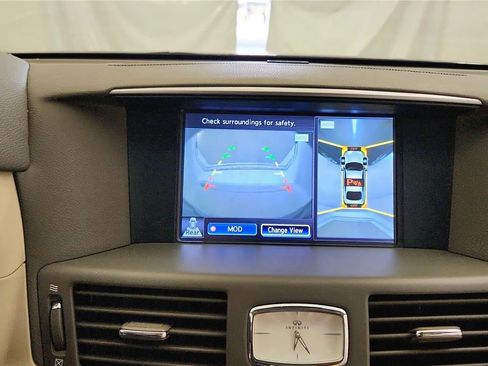 Used 2016 INFINITI Q70 L 3.7 AWD/4WD image 25