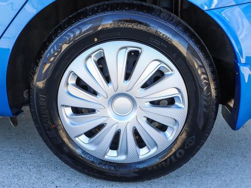 Used 2024 Nissan Versa S w/ Trunk Package image 20