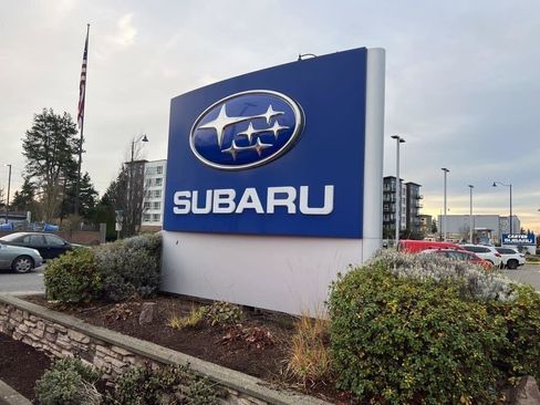 Used 2025 Subaru Outback Limited image 10