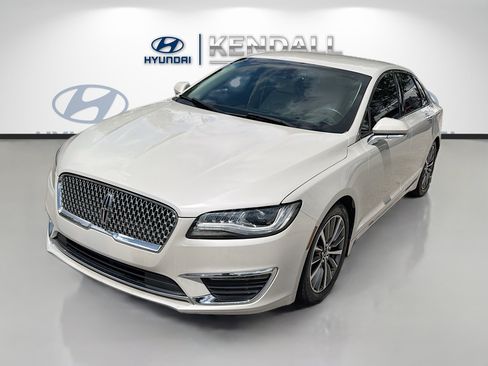 Used 2020 Lincoln MKZ FWD image 3