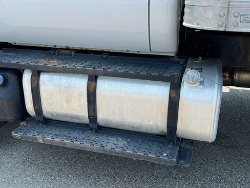 Used 2017 Ford F650 2WD Regular Cab Super Duty image 8