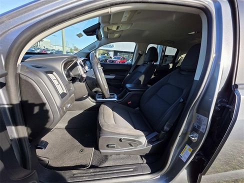 Used 2022 Chevrolet Colorado LT w/ Safety Package image 9