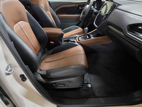 Used 2025 Subaru Forester Touring image 12