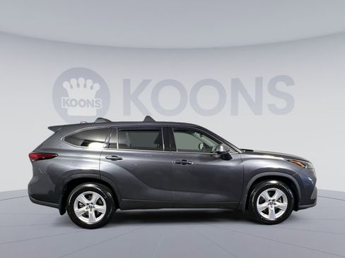 Used 2022 Toyota Highlander L AWD/4WD image 12