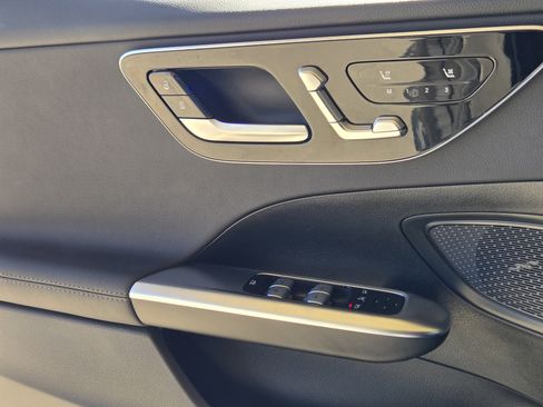 Used 2025 Mercedes-Benz C 300 Sedan image 23