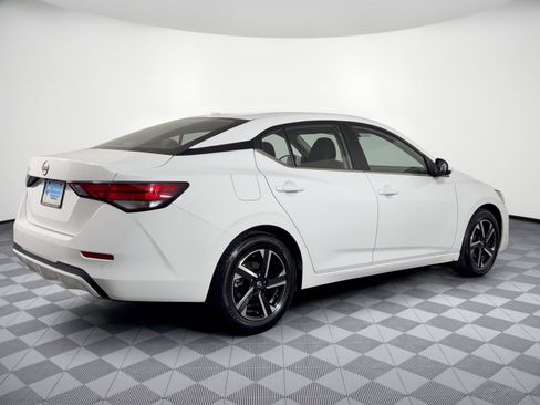 Used 2025 Nissan Sentra SV FWD image 9