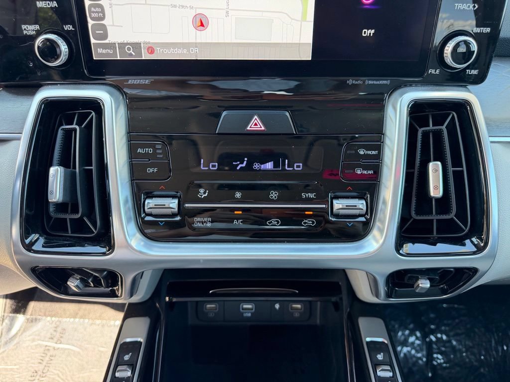 Used 2023 Kia Sorento SX Prestige w/ Panoramic Sunroof Package AWD/4WD image 24