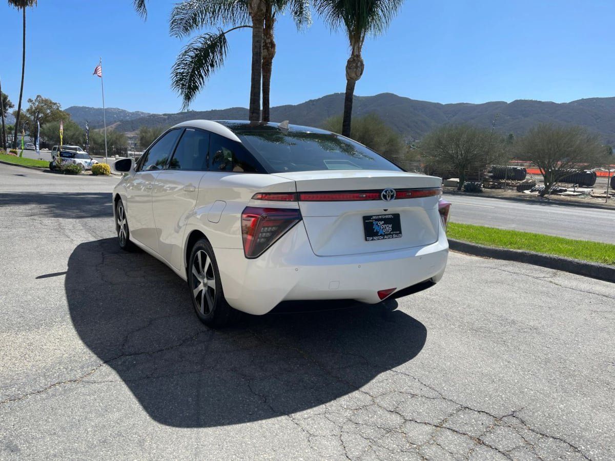 Used 2016 Toyota Mirai FWD image 8