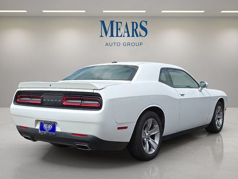 Used 2021 Dodge Challenger SXT w/ Driver Convenience Group RWD image 5