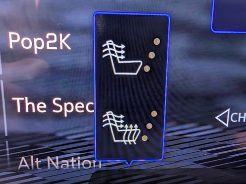 Used 2025 Chevrolet Suburban Z71 w/ Comfort Package image 34