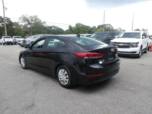Used 2017 Hyundai Elantra SE FWD image 8