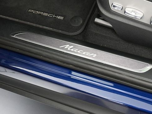 Certified 2025 Porsche Macan image 16