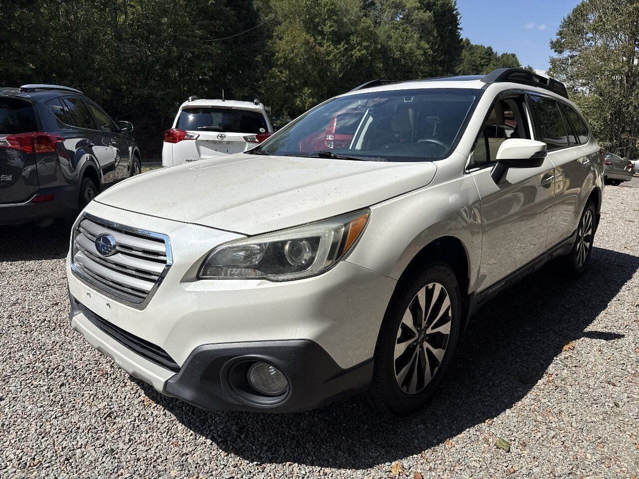 Used 2017 Subaru Outback 2.5i Limited AWD/4WD image 1