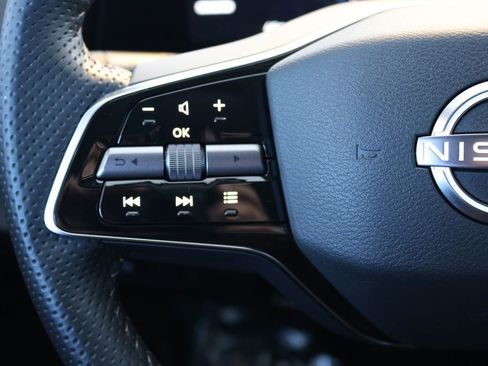 Used 2023 Nissan Ariya AWD image 46