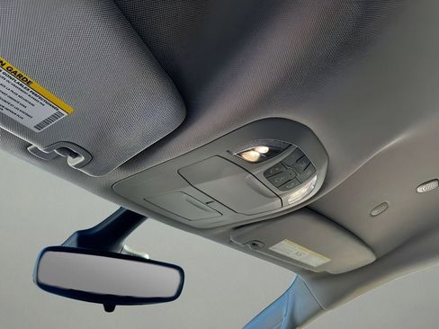 Used 2023 Chrysler Voyager LX image 23