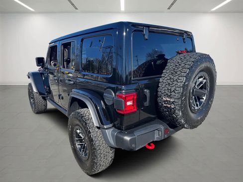 Used 2025 Jeep Wrangler Unlimited Rubicon image 4