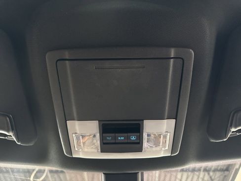 Used 2018 Ford Explorer Platinum image 37