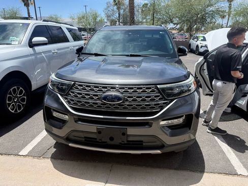 Used 2020 Ford Explorer Limited RWD image 2