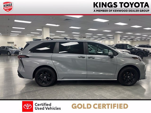 Certified 2025 Toyota Sienna XLE Woodland Edition AWD/4WD image 9