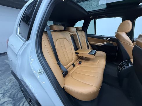 Used 2022 BMW X5 xDrive40i AWD/4WD image 27
