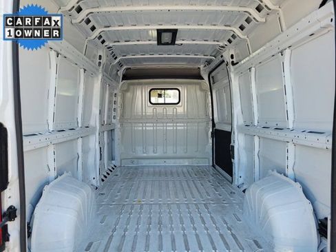 Used 2025 RAM ProMaster 2500 w/ Convenience Group FWD image 9