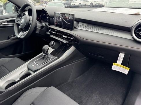 New 2025 Alfa Romeo Tonale image 8