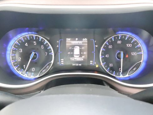 Used 2023 Chrysler Voyager LX FWD image 35