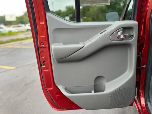 Used 2016 Nissan Frontier SV AWD/4WD image 29