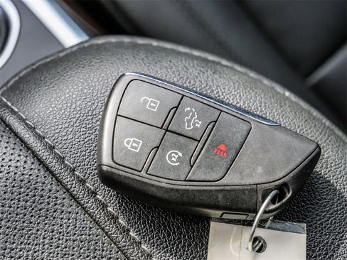 Used 2023 GMC Sierra 1500 SLT w/ SLT Convenience Package image 40