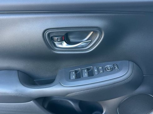 Certified 2023 Honda HR-V LX image 12