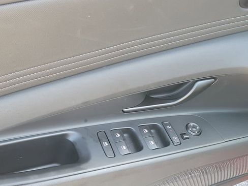 Used 2025 Hyundai Elantra Sport image 21