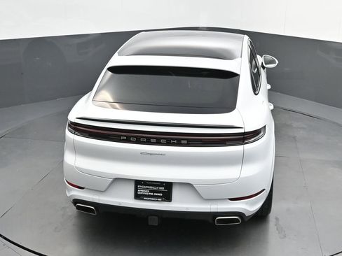 Certified 2025 Porsche Cayenne Coupe AWD/4WD image 30