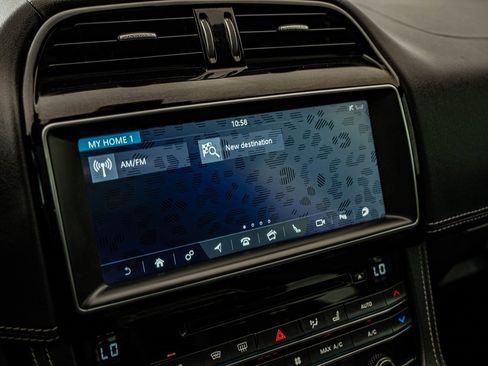 Used 2017 Jaguar F-PACE S image 25